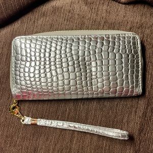 Silver wrist bag/wallet